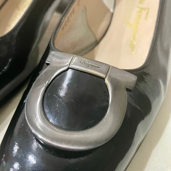 SALVATORE FERRAGAMO PUMPS BLACK PATENT LEATHER MADE IN ITALY PREPPY CHIC Sz 7 - Picture 8 of 16